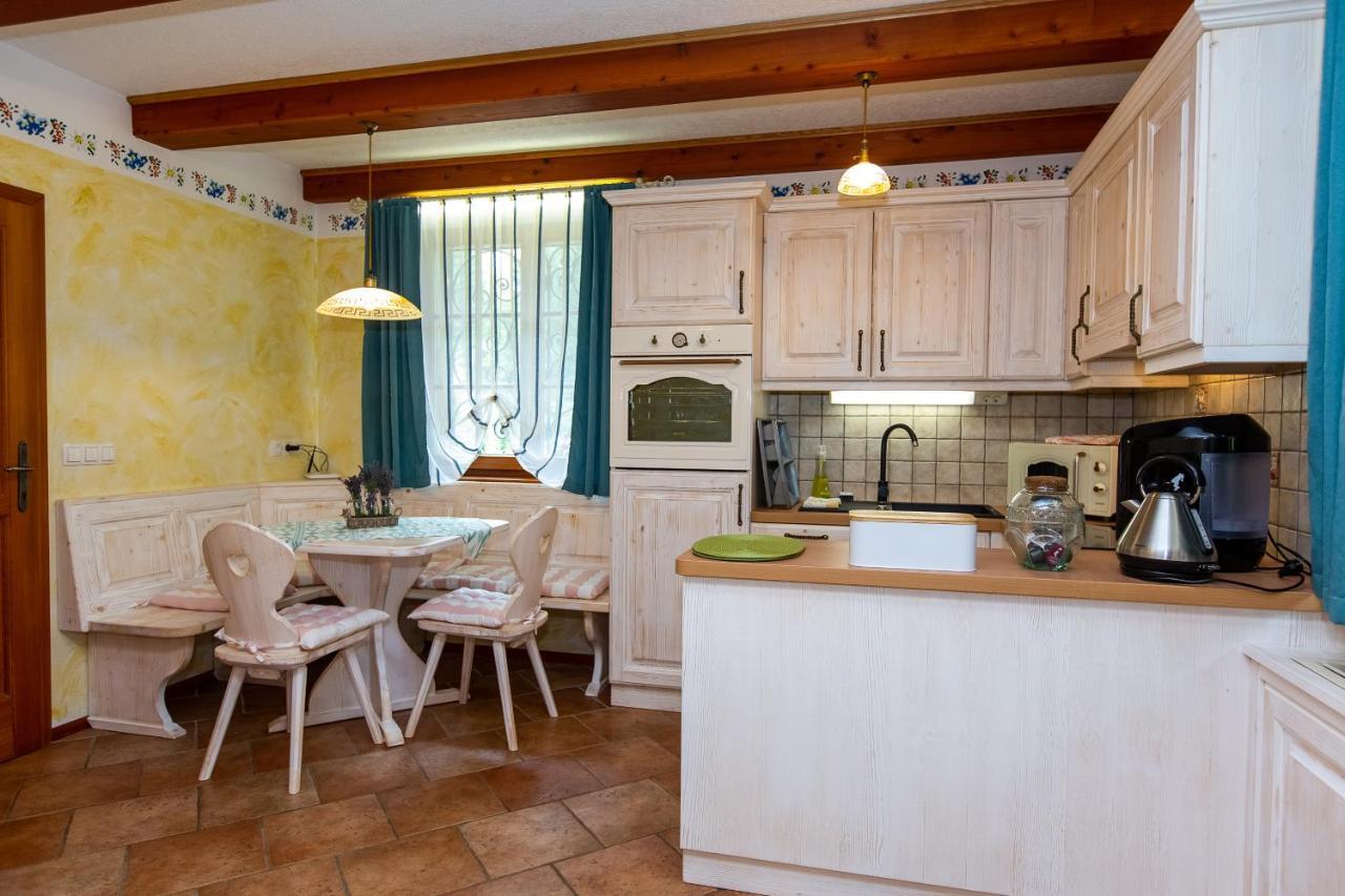 Apartment Pod Skalco Йесенице Екстериор снимка